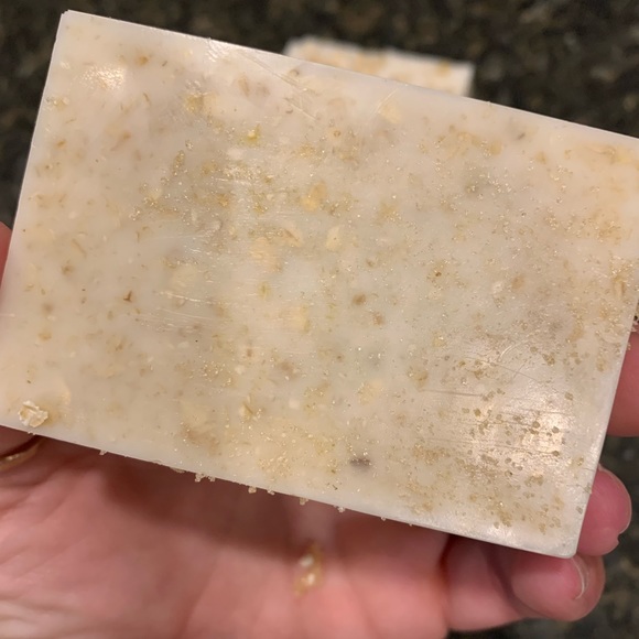 Sweet vanilla oatmeal & brown sugar goats milk bar soap - Picture 2 of 4